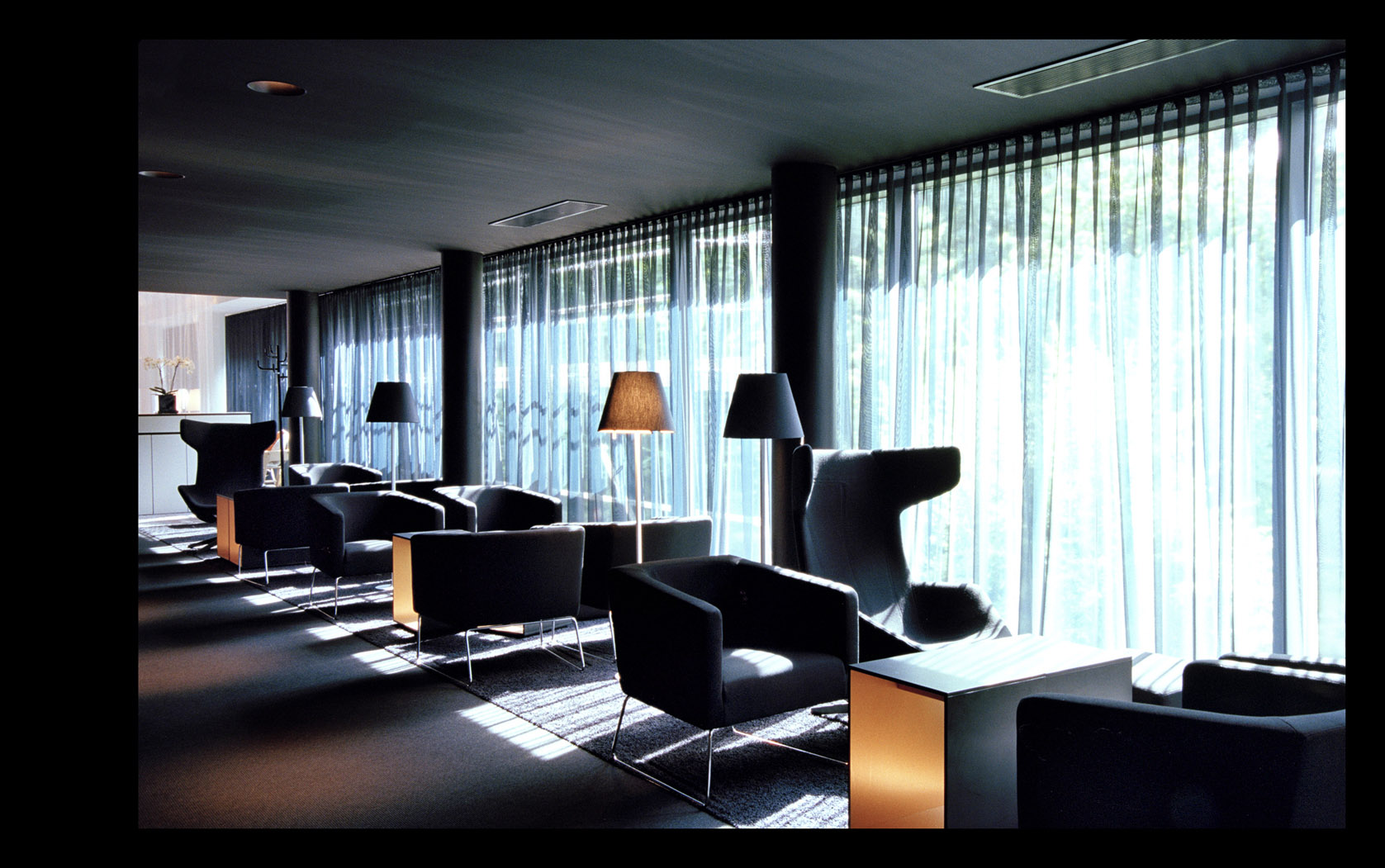 chm 020 black lounge.jpg